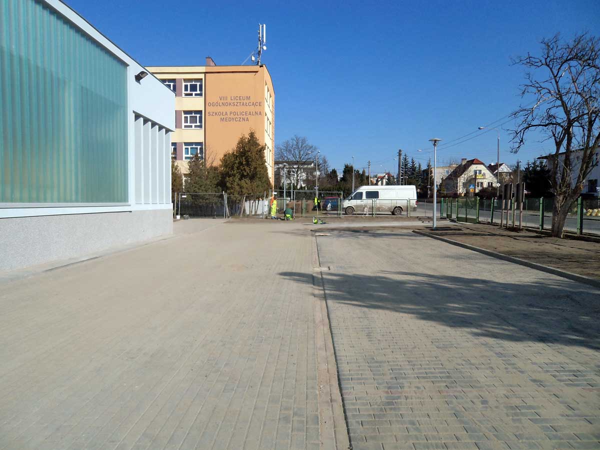 Prace ziemne, makroniwelacje, drogi z kostki brukowej